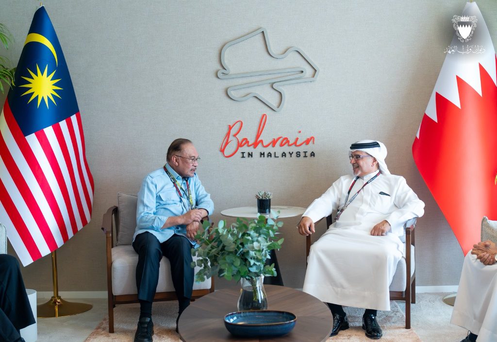 HRH the Crown Prince and Prime Minister meets the Prime Minister of Malaysia