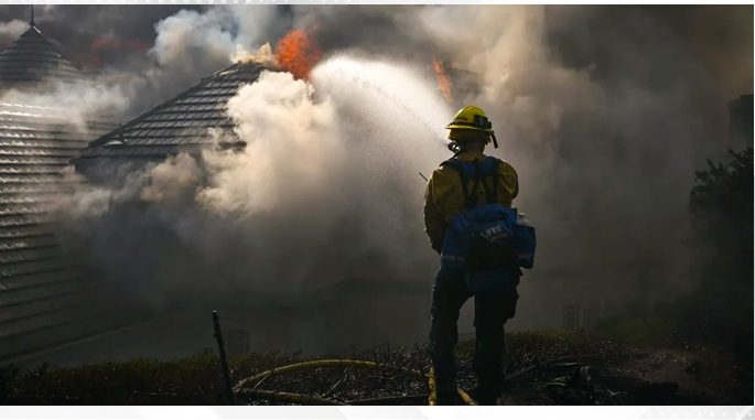 Wildfire destroys at least six homes in Southern California